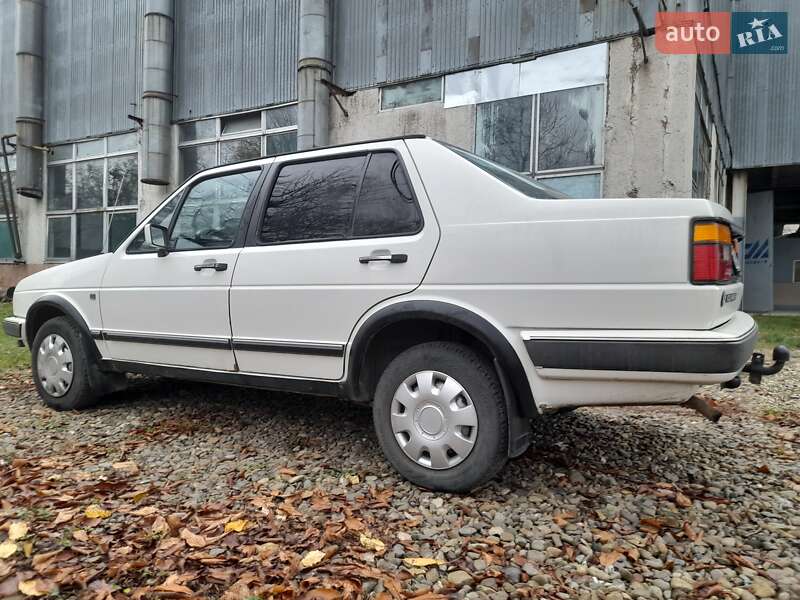 Седан Volkswagen Jetta 1987 в Чернівцях