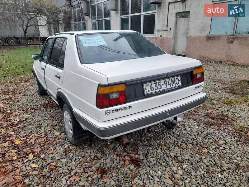Седан Volkswagen Jetta 1987 в Чернівцях