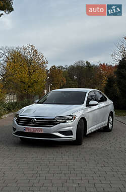 Седан Volkswagen Jetta 2019 в Львове