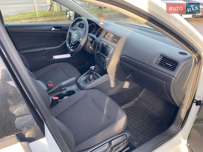 Седан Volkswagen Jetta 2016 в Полтаве