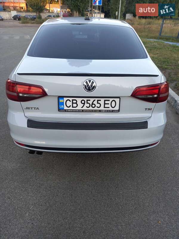 Седан Volkswagen Jetta 2016 в Чернігові