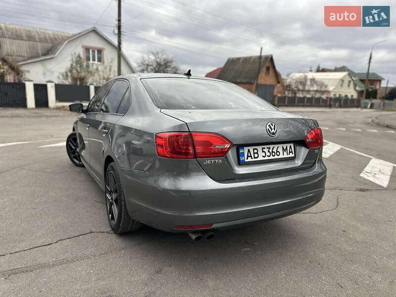 Седан Volkswagen Jetta 2014 в Вінниці