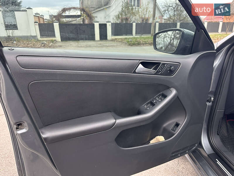 Седан Volkswagen Jetta 2014 в Вінниці