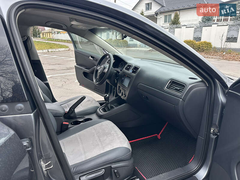 Седан Volkswagen Jetta 2014 в Вінниці