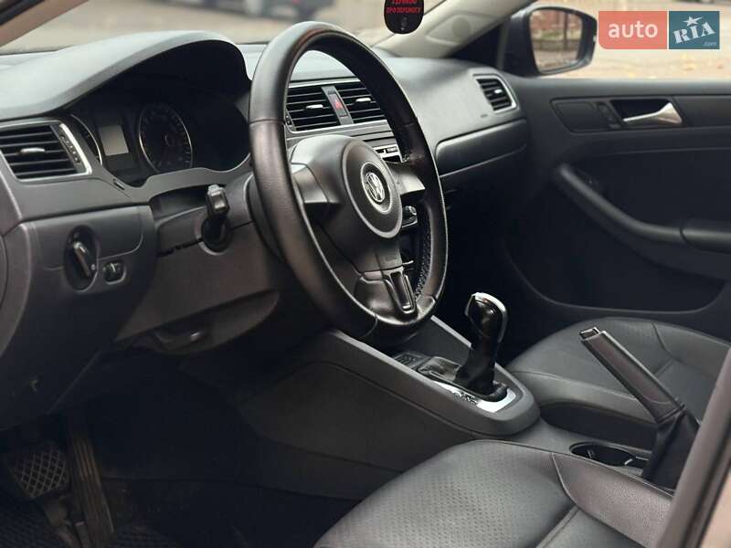 Седан Volkswagen Jetta 2013 в Николаеве фото 14 Седан Volkswagen Jetta 2013 в Николаеве