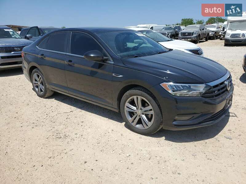 Седан Volkswagen Jetta 2018 в Львове