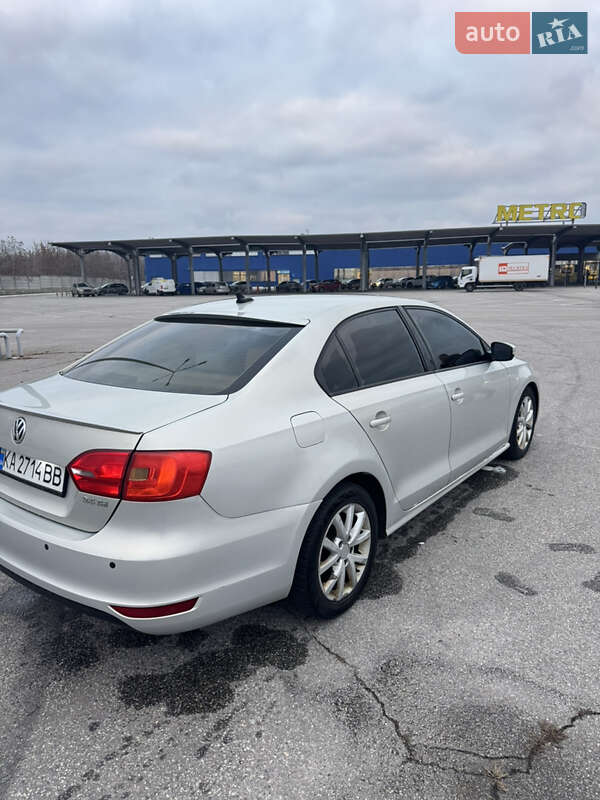 Седан Volkswagen Jetta 2011 в Харькове