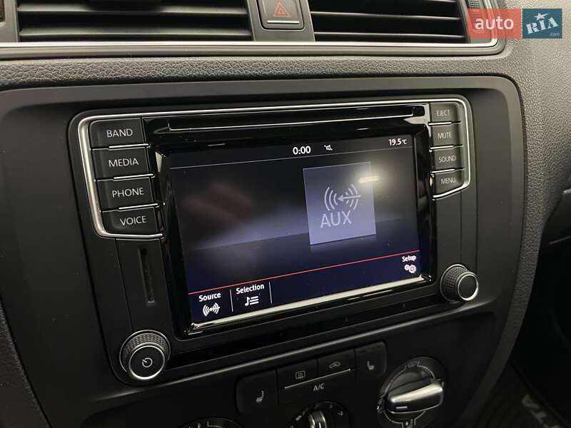 Седан Volkswagen Jetta 2016 в Киеве