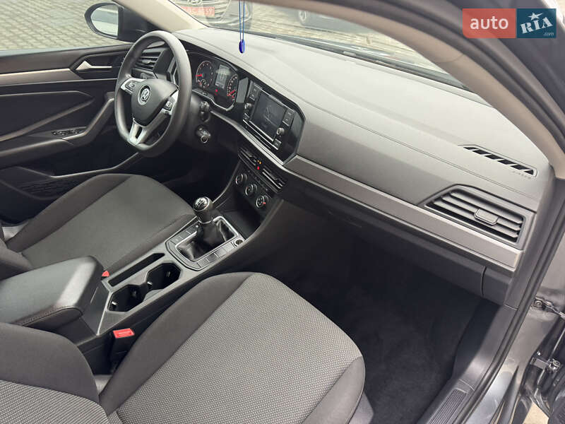 Седан Volkswagen Jetta 2018 в Луцке