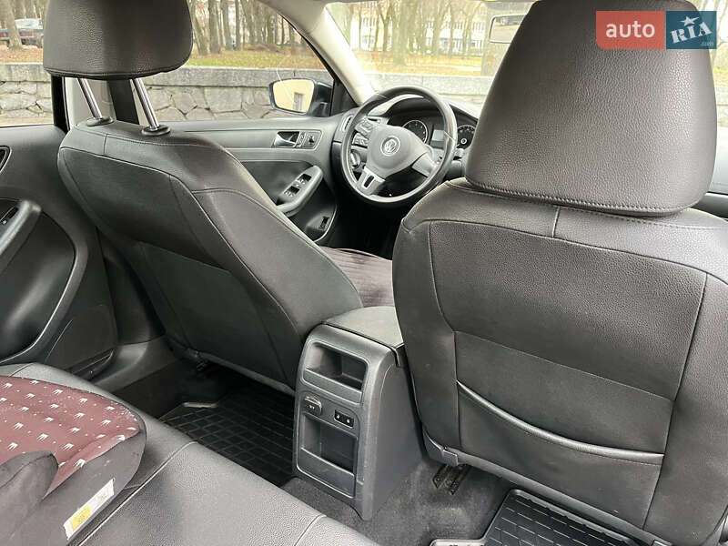 Седан Volkswagen Jetta 2011 в Житомире фото 23 Седан Volkswagen Jetta 2011 в Житомире