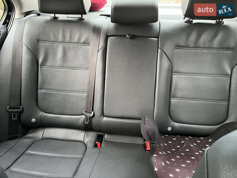 Седан Volkswagen Jetta 2011 в Житомире фото 36 Седан Volkswagen Jetta 2011 в Житомире