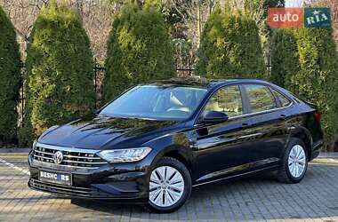 Седан Volkswagen Jetta 2019 в Львове
