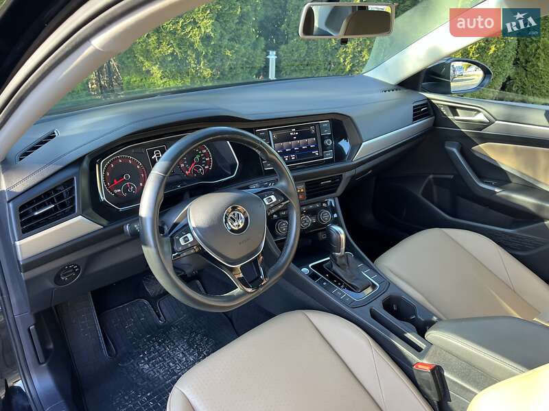 Седан Volkswagen Jetta 2019 в Львове