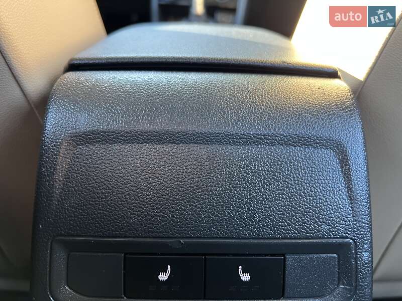 Седан Volkswagen Jetta 2019 в Львове