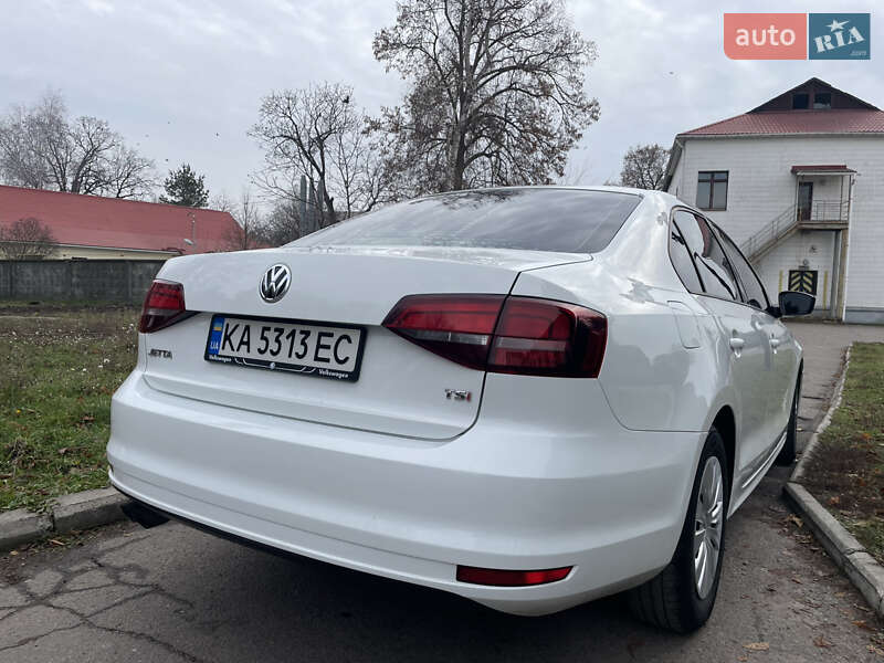 Седан Volkswagen Jetta 2016 в Ромнах фото 6 Седан Volkswagen Jetta 2016 в Ромнах