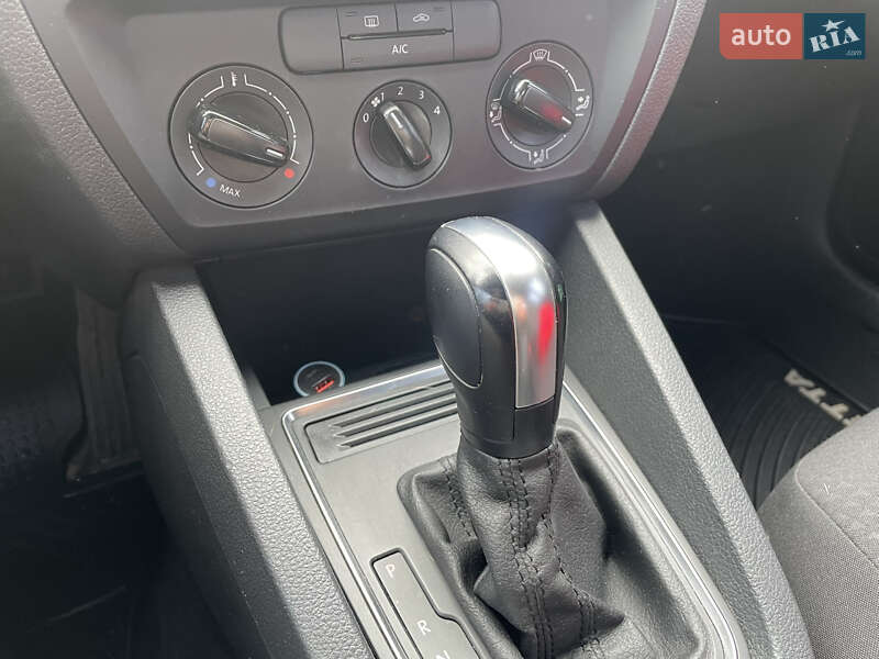 Седан Volkswagen Jetta 2016 в Ромнах фото 20 Седан Volkswagen Jetta 2016 в Ромнах