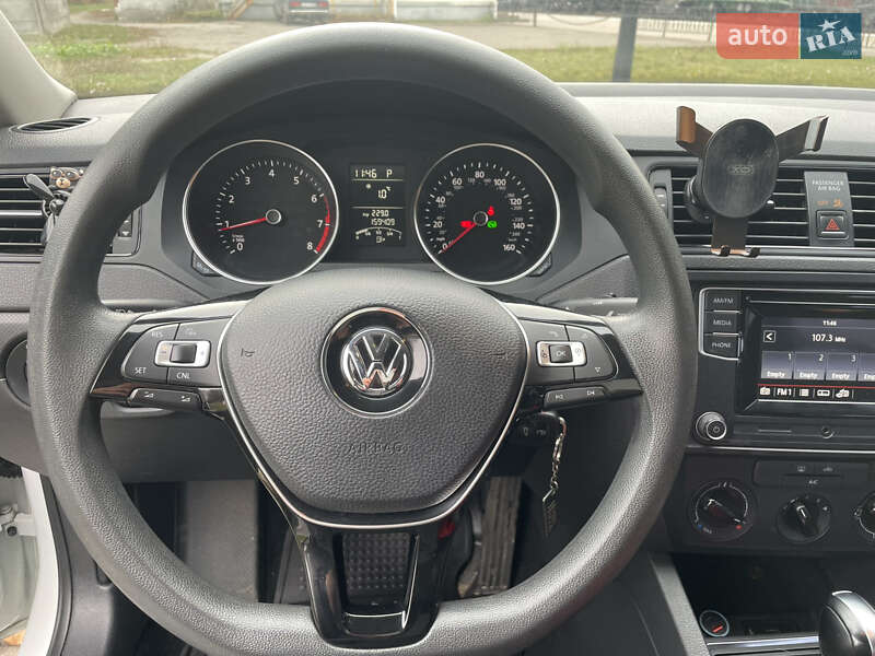 Седан Volkswagen Jetta 2016 в Ромнах фото 24 Седан Volkswagen Jetta 2016 в Ромнах