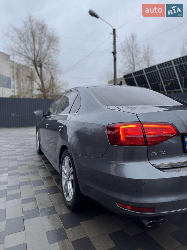 Седан Volkswagen Jetta 2015 в Павлограде