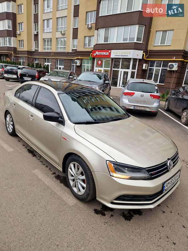 Седан Volkswagen Jetta 2015 в Житомирі