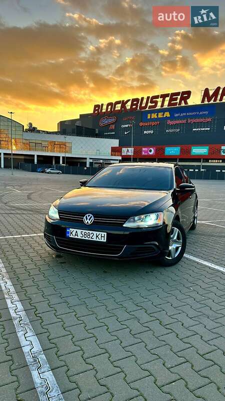 Седан Volkswagen Jetta 2013 в Києві