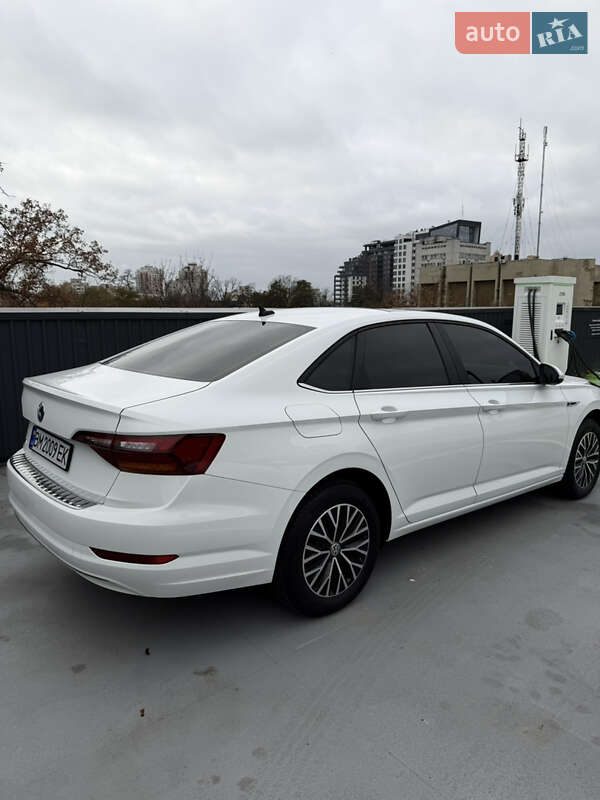 Седан Volkswagen Jetta 2019 в Киеве