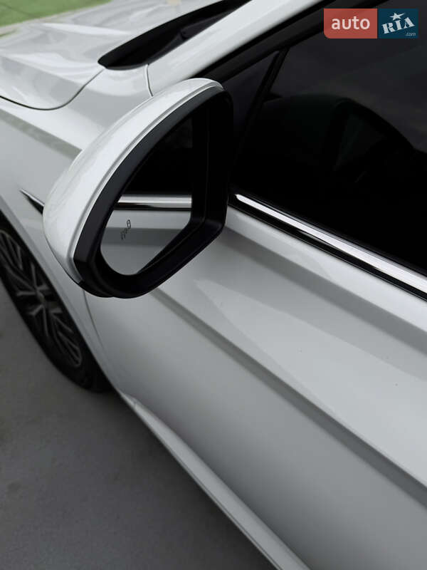 Седан Volkswagen Jetta 2019 в Киеве