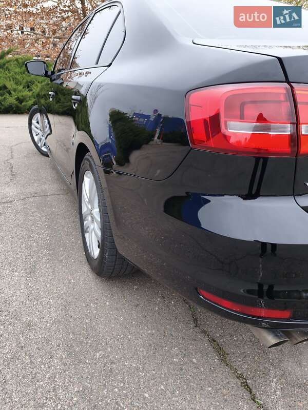Седан Volkswagen Jetta 2014 в Миколаєві