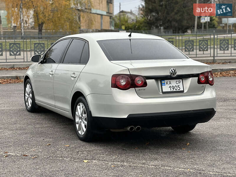 Седан Volkswagen Jetta 2010 в Первомайську