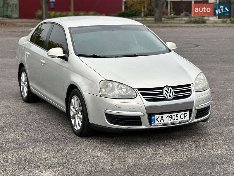 Седан Volkswagen Jetta 2010 в Первомайську