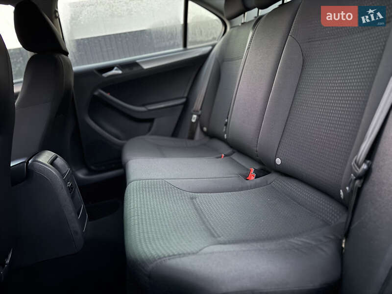 Седан Volkswagen Jetta 2015 в Староконстантинове фото 31 Седан Volkswagen Jetta 2015 в Староконстантинове