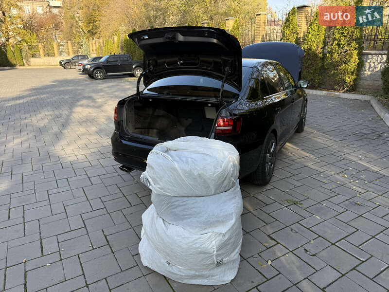 Седан Volkswagen Jetta 2016 в Запорожье