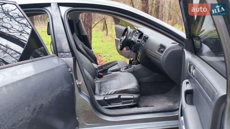 Седан Volkswagen Jetta 2015 в Запоріжжі