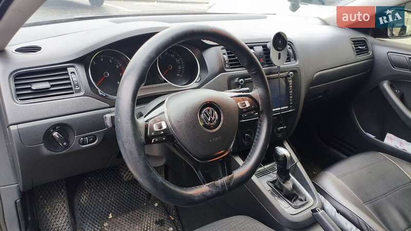 Седан Volkswagen Jetta 2015 в Запоріжжі