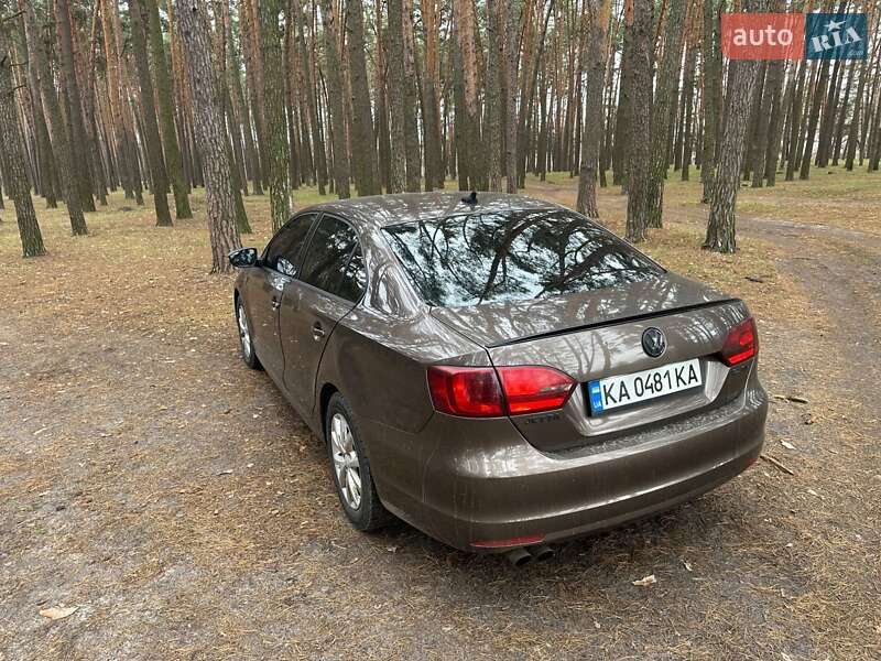 Седан Volkswagen Jetta 2010 в Сумах