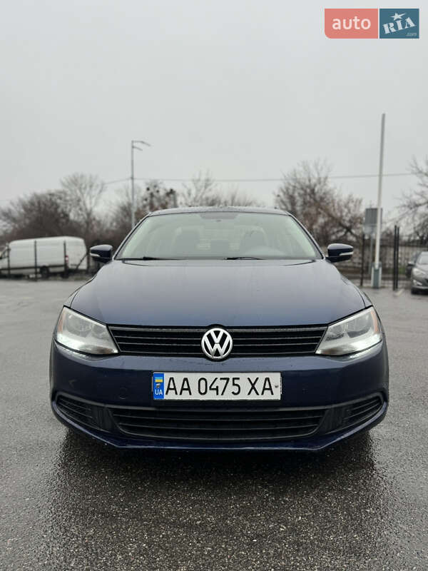 Седан Volkswagen Jetta 2010 в Києві