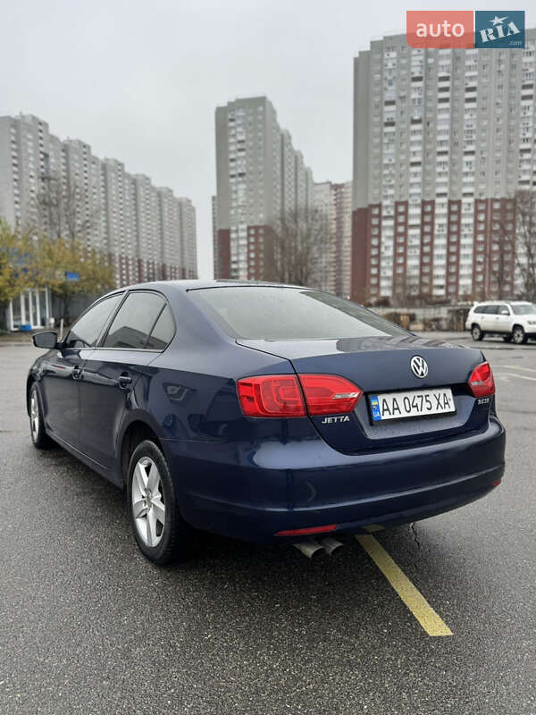 Седан Volkswagen Jetta 2010 в Києві