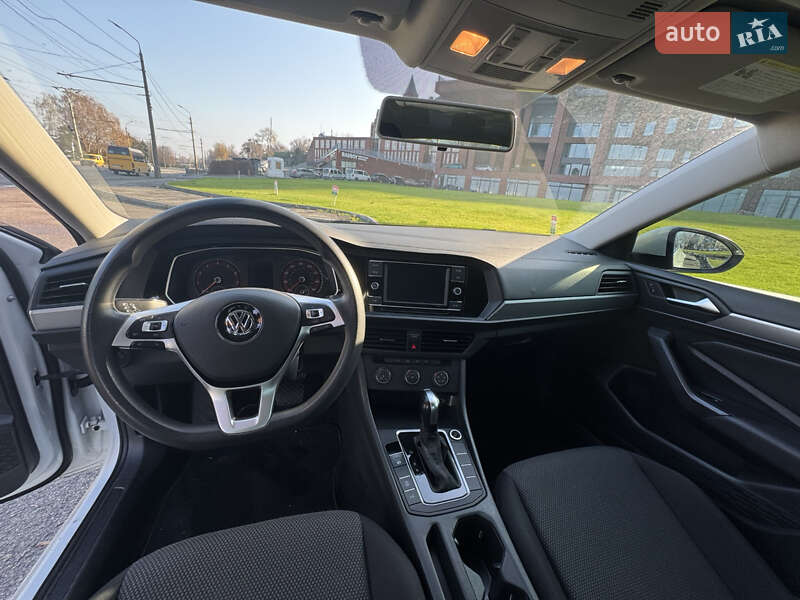 Седан Volkswagen Jetta 2018 в Дніпрі