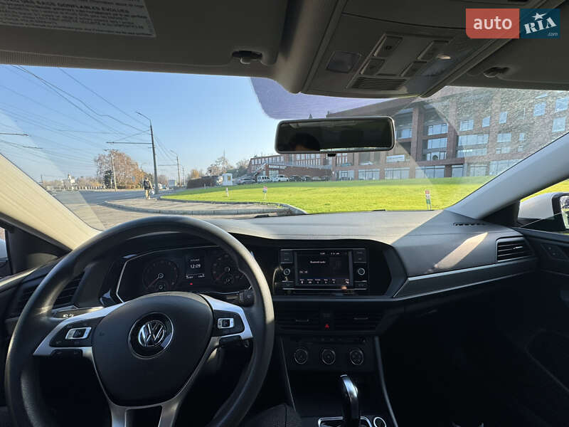 Седан Volkswagen Jetta 2018 в Дніпрі