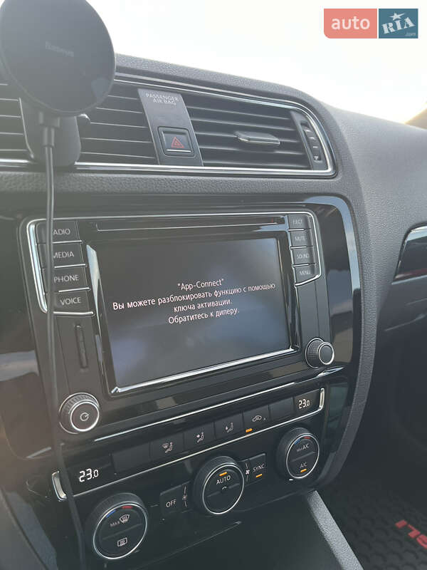 Седан Volkswagen Jetta 2016 в Киеве