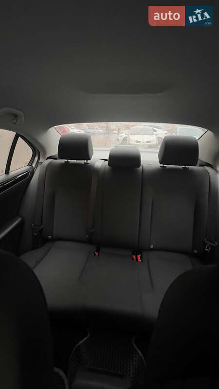 Седан Volkswagen Jetta 2015 в Киеве фото 30 Седан Volkswagen Jetta 2015 в Киеве