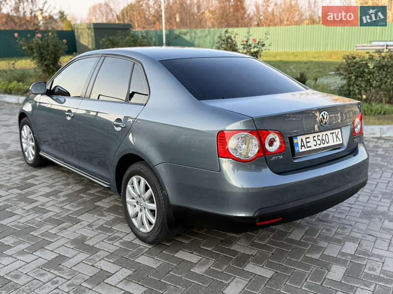 Седан Volkswagen Jetta 2008 в Дніпрі