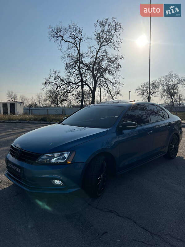 Седан Volkswagen Jetta 2016 в Днепре