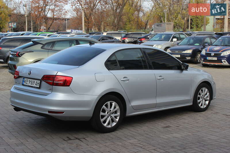 Седан Volkswagen Jetta 2015 в Днепре