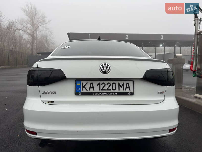 Седан Volkswagen Jetta 2016 в Киеве