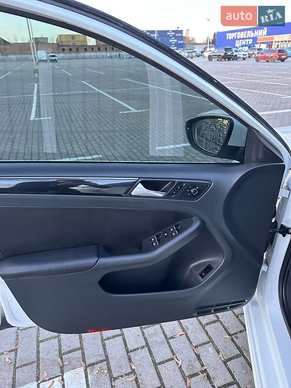 Седан Volkswagen Jetta 2016 в Запоріжжі фото 19 Седан Volkswagen Jetta 2016 в Запоріжжі