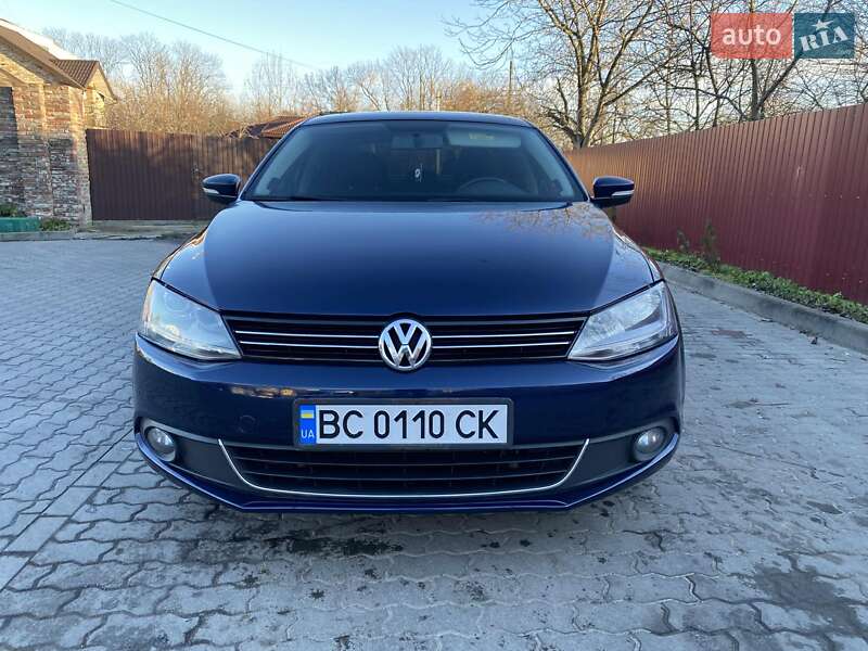 Седан Volkswagen Jetta 2012 в Львове