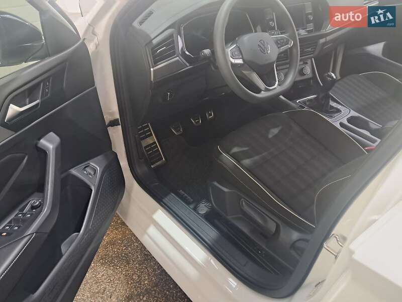 Седан Volkswagen Jetta 2023 в Львове