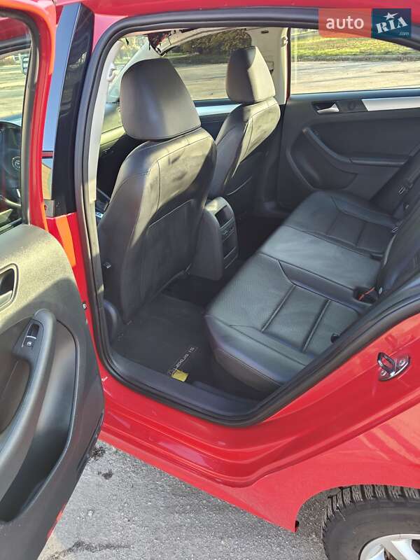 Седан Volkswagen Jetta 2013 в Верхнеднепровске