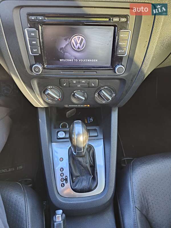 Седан Volkswagen Jetta 2013 в Верхнеднепровске