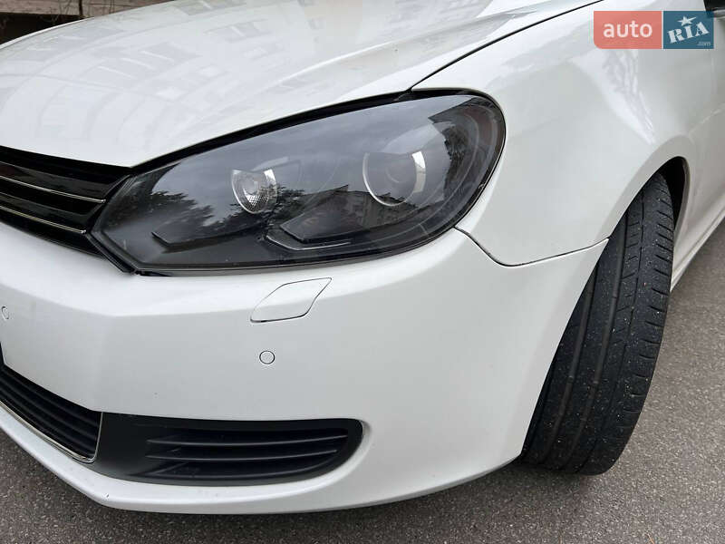 Універсал Volkswagen Jetta 2010 в Бучі